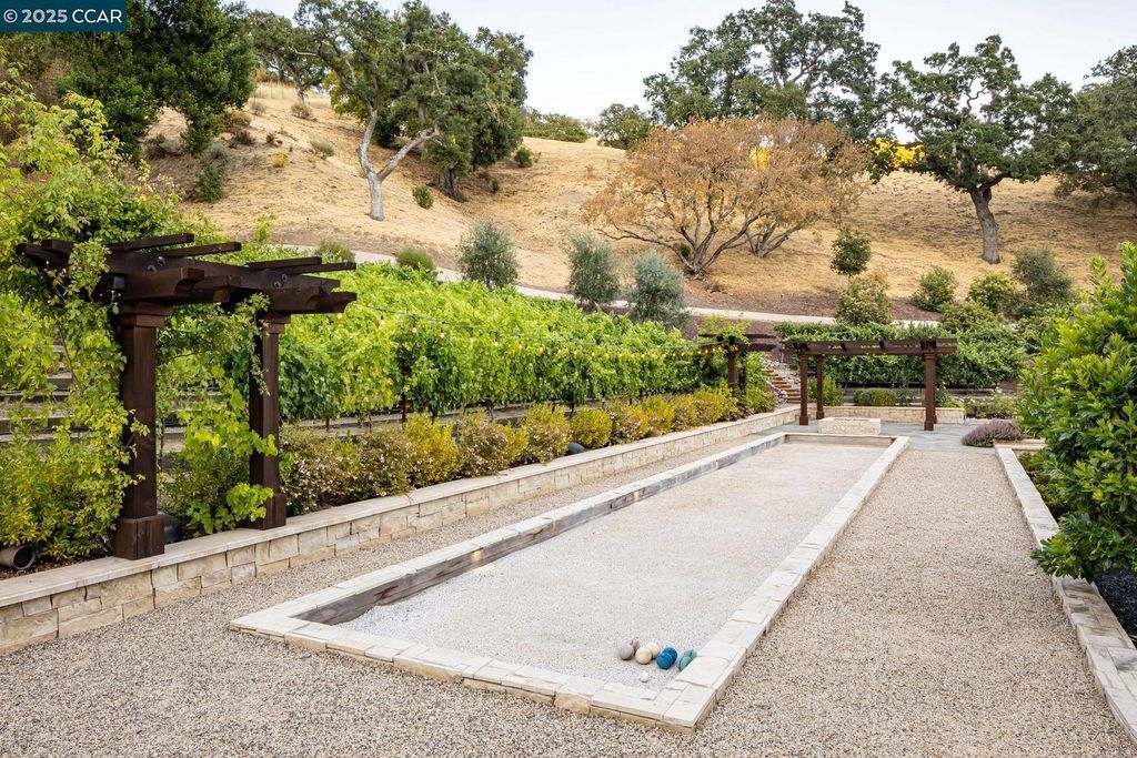 Your Private Oasis Awaits in This Beautiful California Estate Available for 25 Million 45