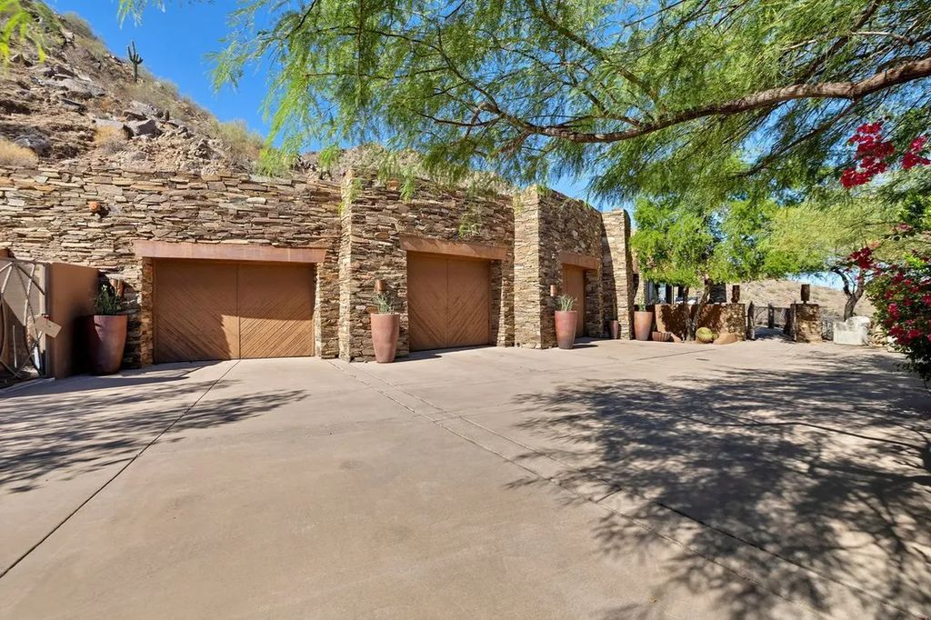 culptural Elegance Arizona Estate Designed by Ken Hutchinson Listed at 17 Million 78
