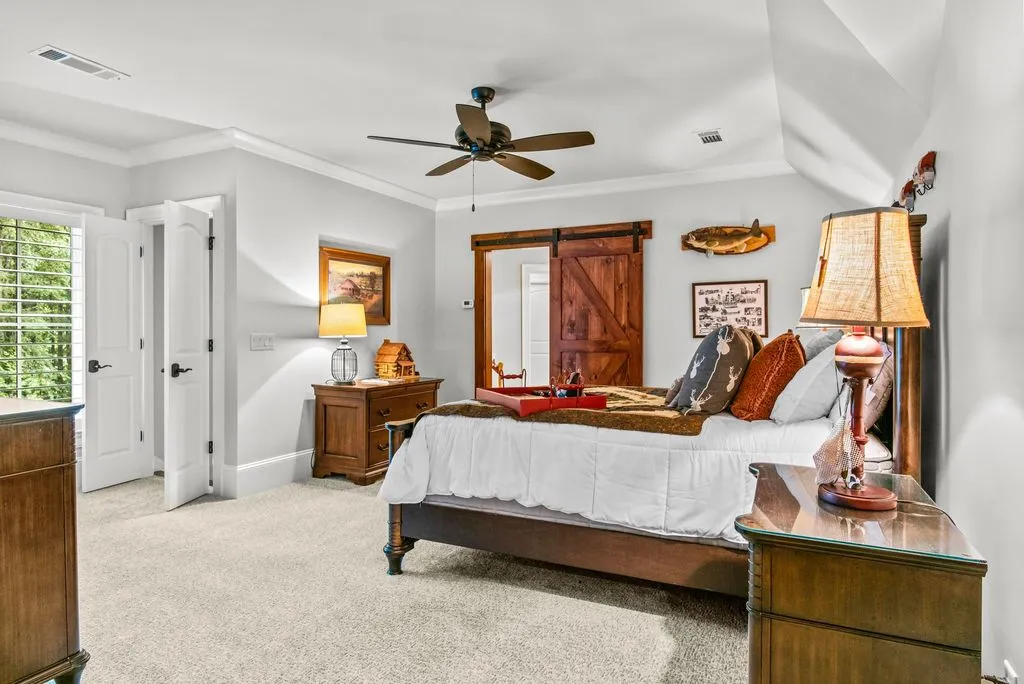 1831 Parrotts Pointe Rd 5.295M Luxury Home Showcasing Exceptional Design and Lakeside Peace 11