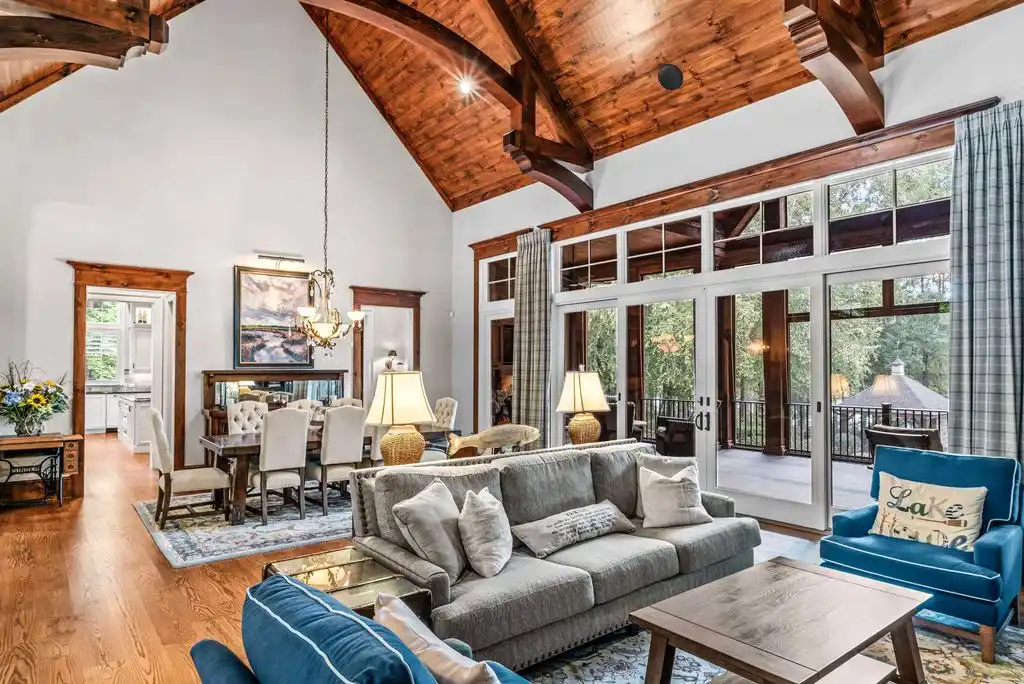 1831 Parrotts Pointe Rd 5.295M Luxury Home Showcasing Exceptional Design and Lakeside Peace 7