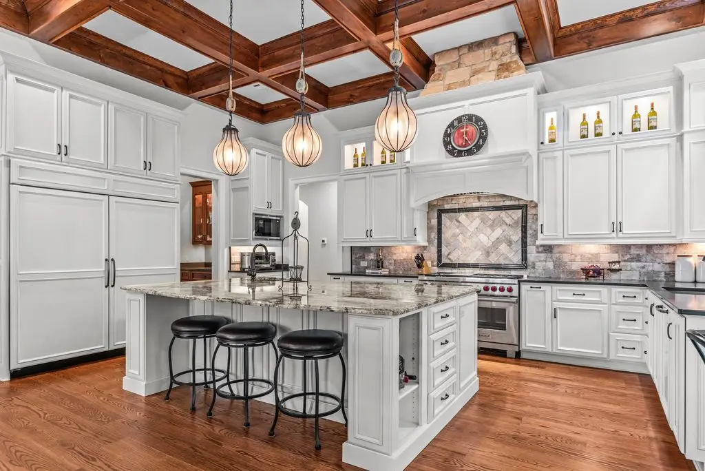 1831 Parrotts Pointe Rd 5.295M Luxury Home Showcasing Exceptional Design and Lakeside Peace 9