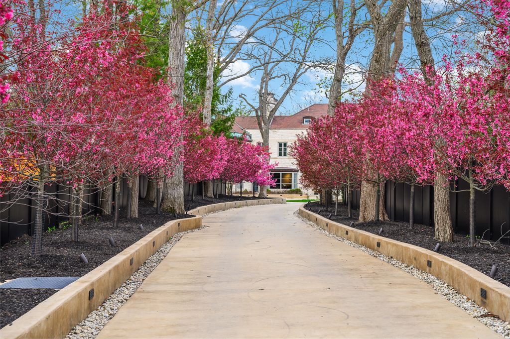 A Timeless Masterpiece William Pereira Designed Stone Mansion in Illinois for 12 Million 3