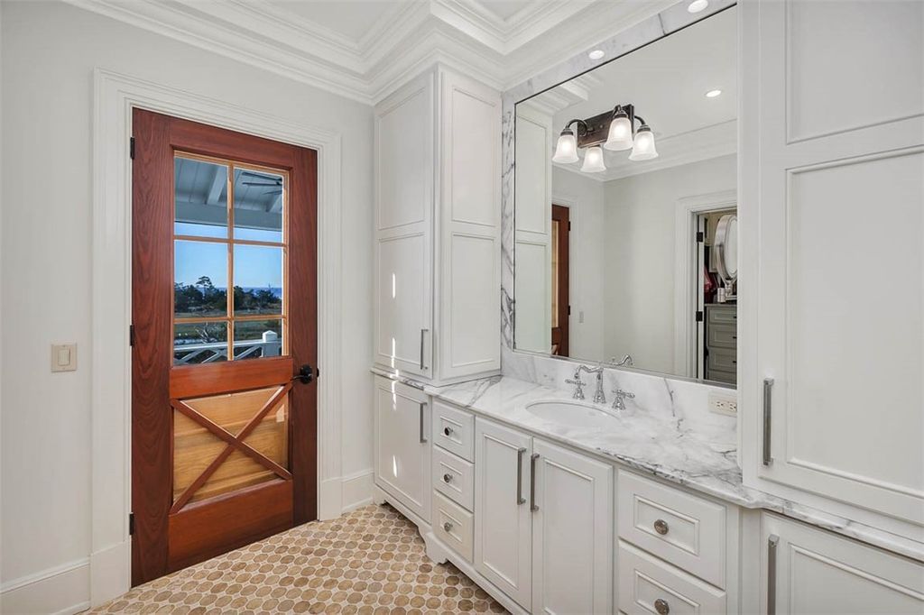 Exclusive Gated Retreat Luxurious Coastal Estate in The Lodge Sea Island for 12.725 Million 43