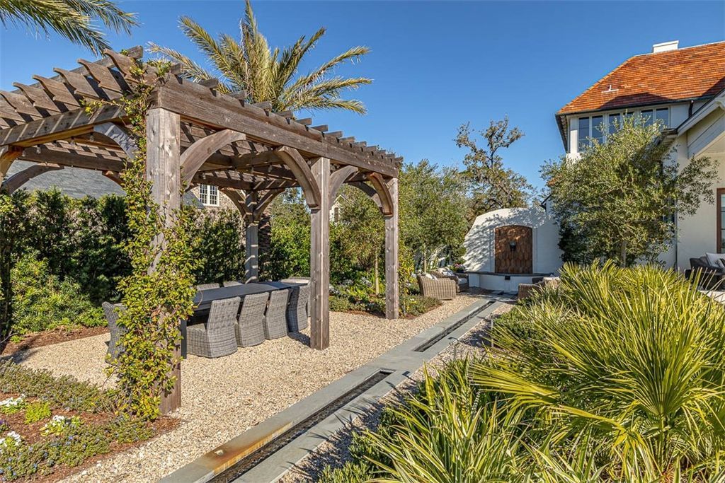 Exclusive Gated Retreat Luxurious Coastal Estate in The Lodge Sea Island for 12.725 Million 59