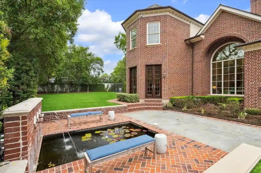 24 Farnham Park Dr Exquisite Texas Estate Epitomizing Luxury and Privacy Lists for 6 17