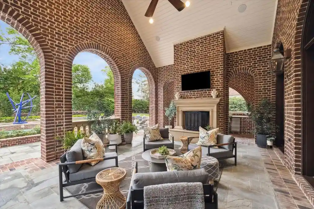 24 Farnham Park Dr Exquisite Texas Estate Epitomizing Luxury and Privacy Lists for 6 8