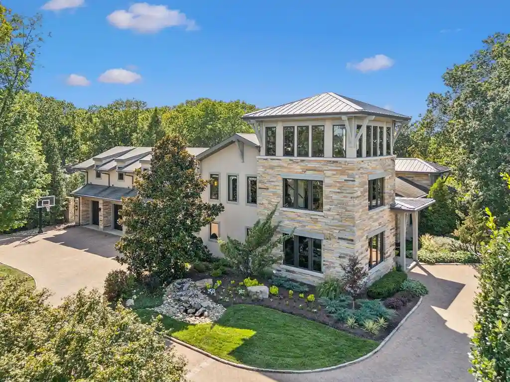 3401 Trimble Rd A Stunning Tennessee Estate Blending Classic Charm with Contemporary Luxury 14