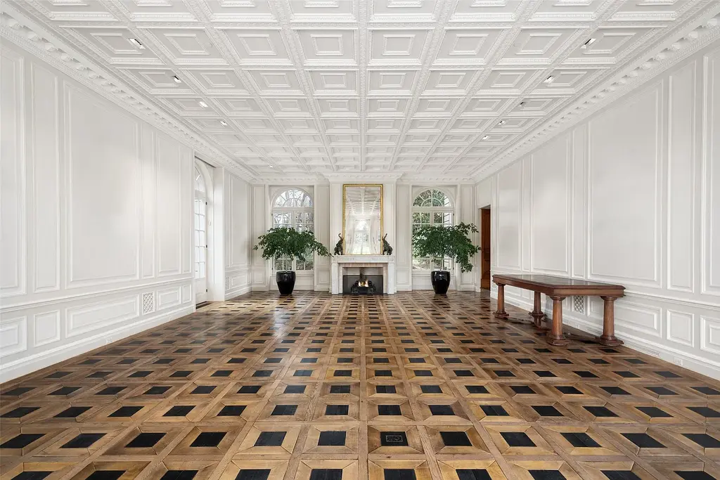 Discover the legendary Crespi Estate at 5619 Walnut Hill Ln, an ultra-luxury Dallas home for sale in Preston Hollow.