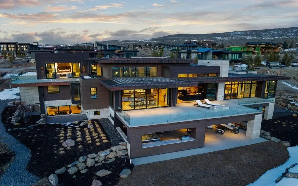 Architectural Gem at 5794 Dakota Trl Offers Panoramic Views and Modern Luxury for 8.9 Million 16