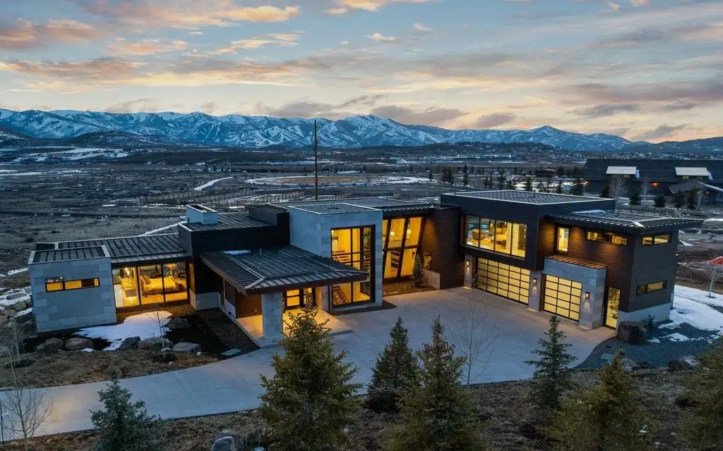 Architectural Gem at 5794 Dakota Trl Offers Panoramic Views and Modern Luxury for 8.9 Million 17