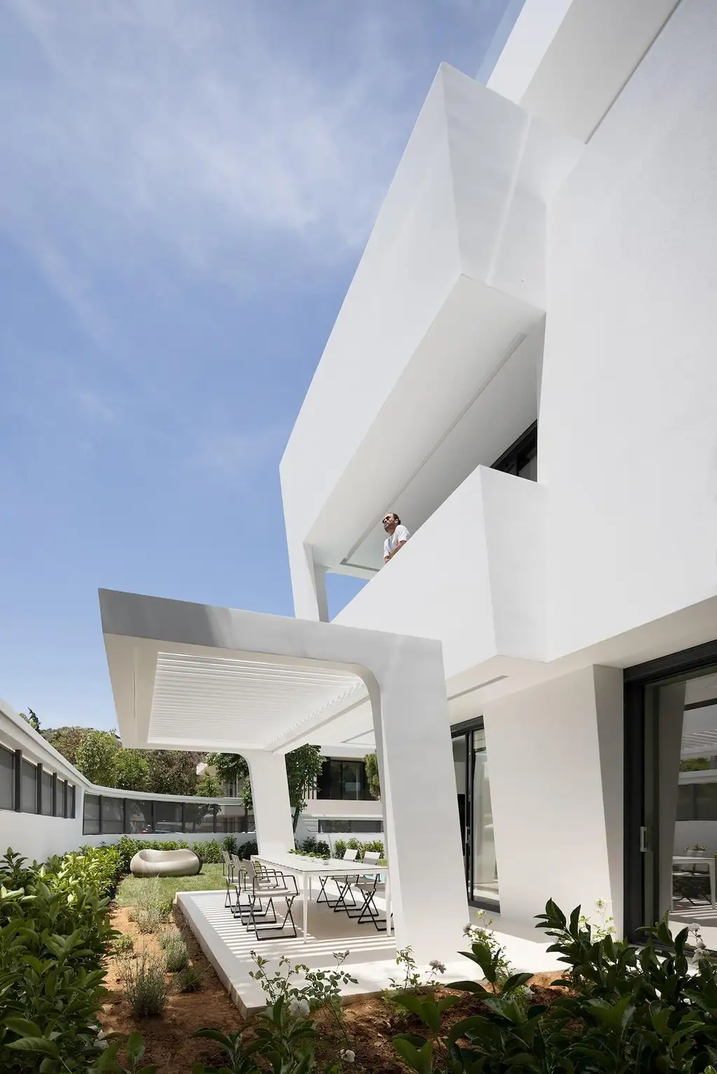 House Symbiosis by Direction Architects Balances Privacy and Togetherness in Athens