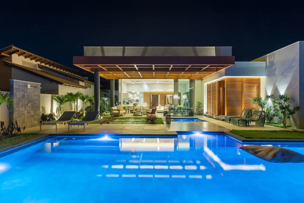 Pendulum House by Truvian Arquitetura A Fusion of Functionality Elegance and Nature 5