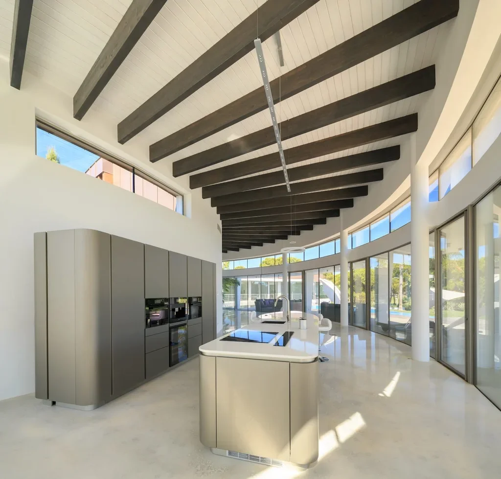 Pinhal Velho House by Vasco Vieira Arquitectos, Sculptural Modernism Meets Solar Geometry in Vilamoura, Portugal