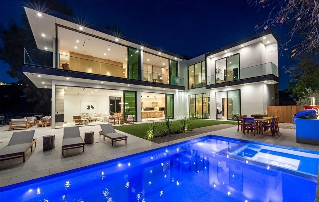 1149 Linda Flora Dr A Stunning Blend of Modern European Craftsmanship and Nature in Bel Air for 16995000 4