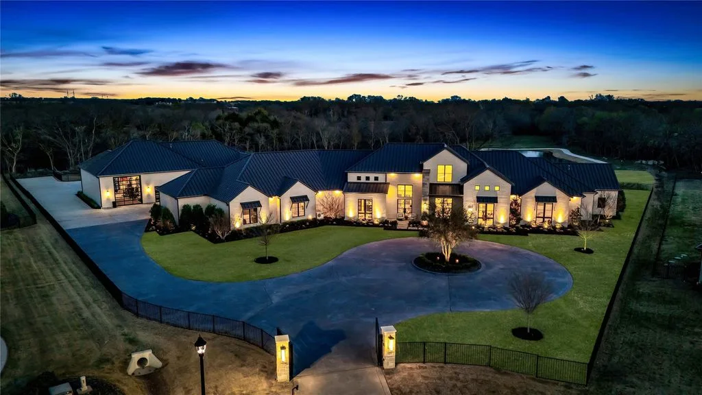 2005 Honey Ln Experience Sophisticated Living in Texas with Exclusive Amenities for 6.5 Million 1