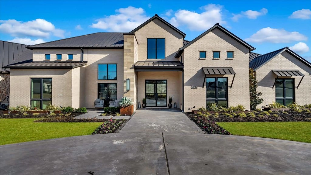 2005 Honey Ln Experience Sophisticated Living in Texas with Exclusive Amenities for 6.5 Million 2