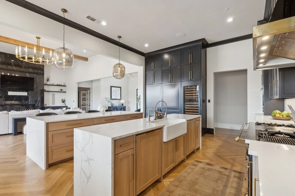 2005 Honey Ln Experience Sophisticated Living in Texas with Exclusive Amenities for 6.5 Million 5