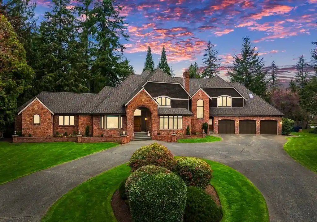 21934 NE 140th Way Captivating Tuscan Retreat in Lake of the Woods for 3688000 1