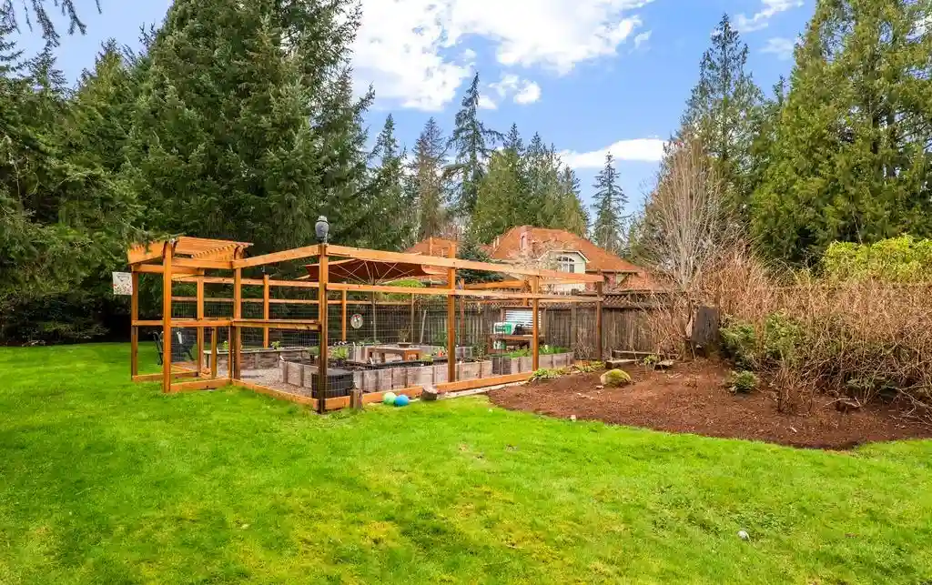 21934 NE 140th Way Captivating Tuscan Retreat in Lake of the Woods for 3688000 11