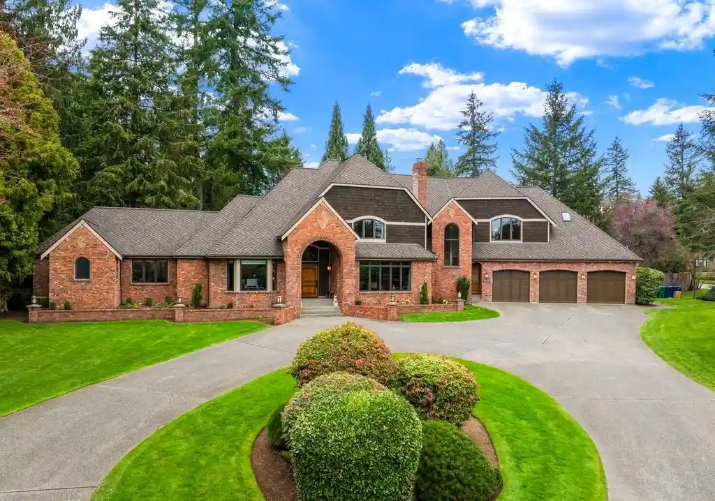 21934 NE 140th Way Captivating Tuscan Retreat in Lake of the Woods for 3688000 2