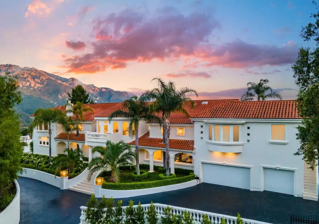 25665 Mulholland Hwy A Stunning Mediterranean Modern Retreat Hits the Market for 12 2
