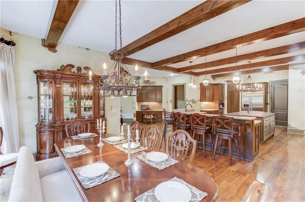 2740 Drayton Hall Dr Presents a Stunning 2 Million Estate in Bufords Gated Luxury 4