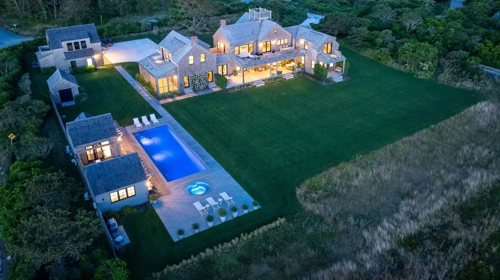 36 Warrens Landing Rd A Timeless Blend of Modern Luxury and Historical Charm for 21 Million 1