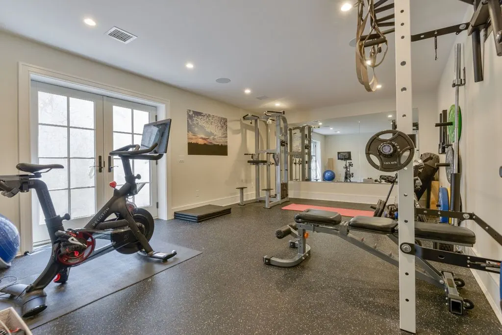 36 Warrens Landing Rd A Timeless Blend of Modern Luxury and Historical Charm for 21 Million 11