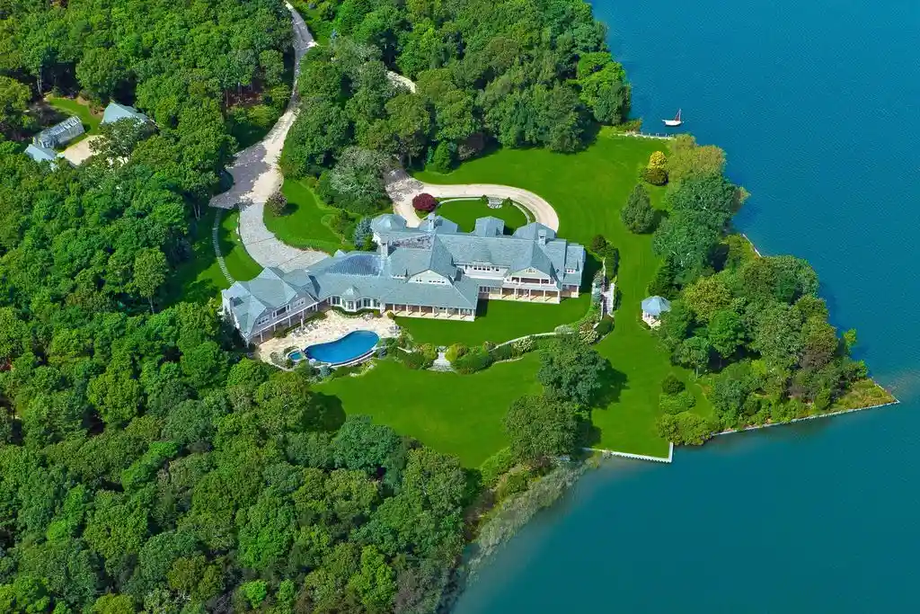 38 Mathews Rd Stuns as a 67.5M Coastal Masterpiece in the Heart of Wainscott New York 2