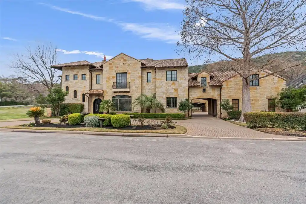 4407 Island Cv Texas Luxury Waterfront Retreat with Unmatched Water Views and Boating Adventures for 9.75 Million 3 result