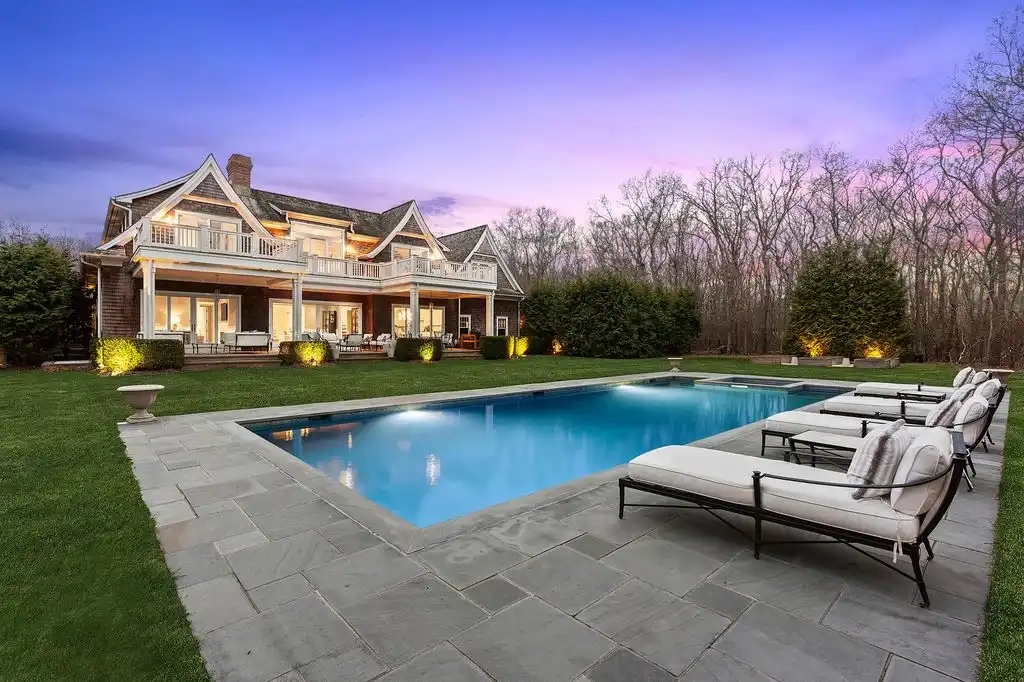 471 Middle Line Hwy Extraordinary Gabled Estate on 6.5 Acres Offers the Ultimate Hamptons Retreat for 8175000 1
