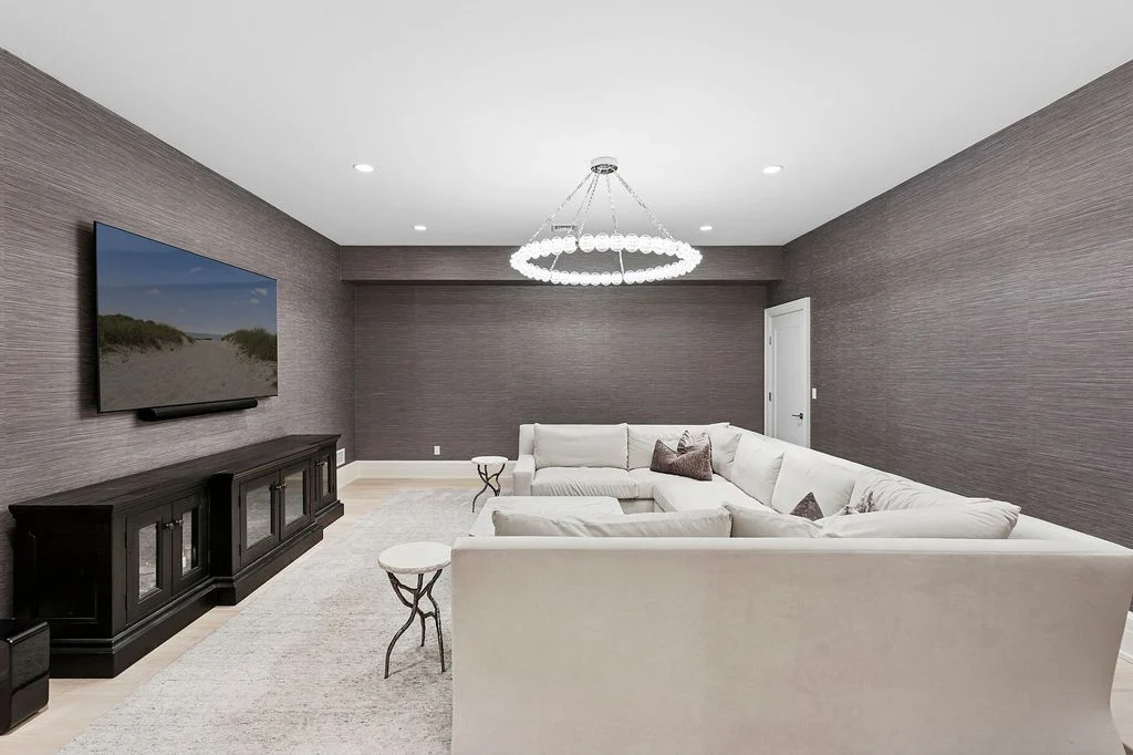 471 Middle Line Hwy Extraordinary Gabled Estate on 6.5 Acres Offers the Ultimate Hamptons Retreat for 8175000 10