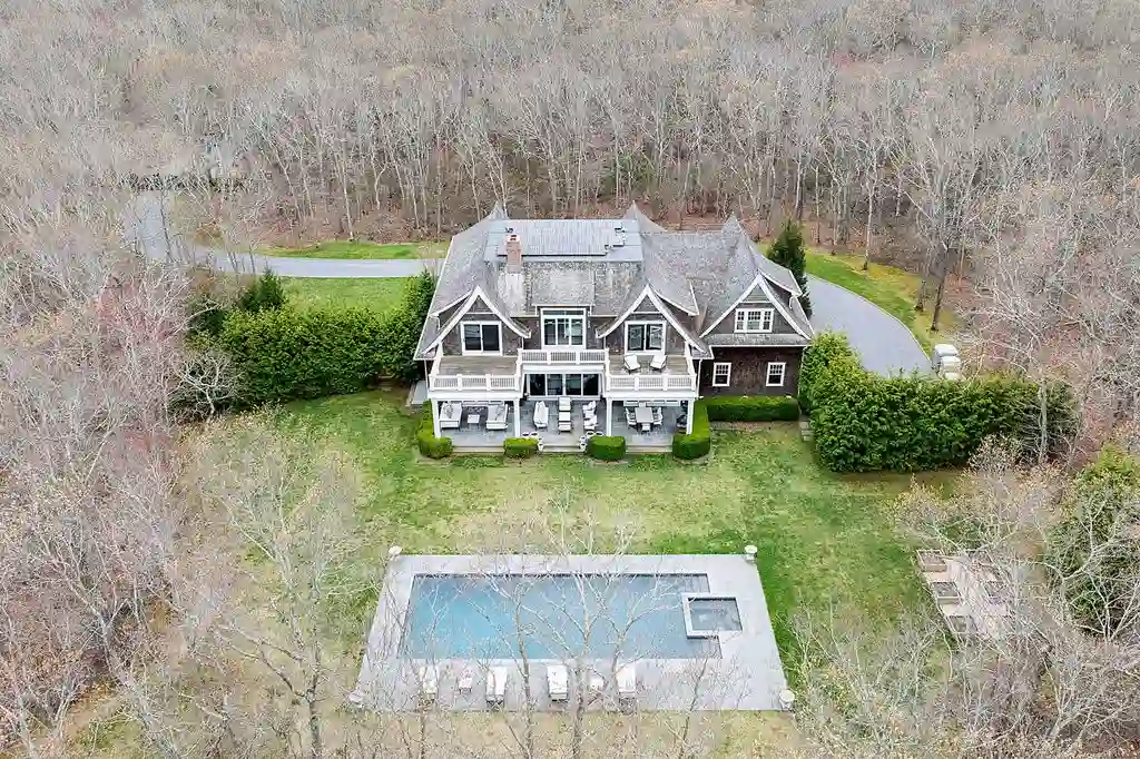 471 Middle Line Hwy Extraordinary Gabled Estate on 6.5 Acres Offers the Ultimate Hamptons Retreat for 8175000 13