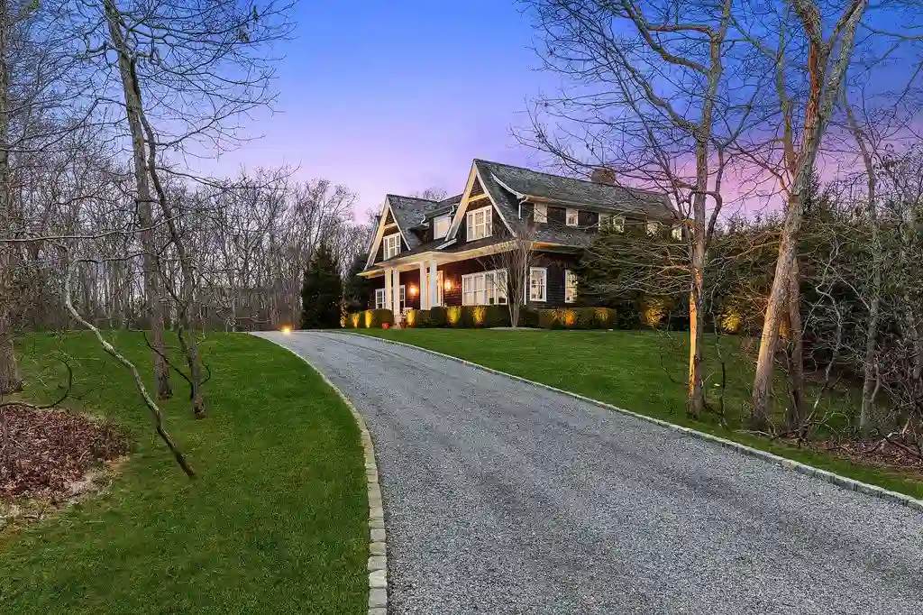 471 Middle Line Hwy Extraordinary Gabled Estate on 6.5 Acres Offers the Ultimate Hamptons Retreat for 8175000 3