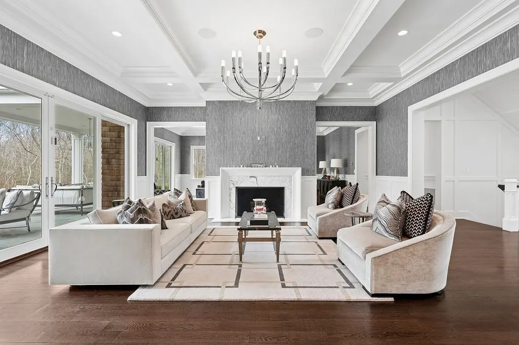 471 Middle Line Hwy Extraordinary Gabled Estate on 6.5 Acres Offers the Ultimate Hamptons Retreat for 8175000 5