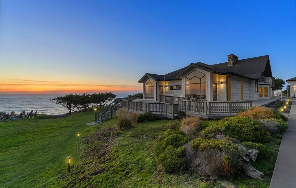 88515 Pacific Surf Ln Offers a Breathtaking 73 Acre Oceanfront Sanctuary for 8.9 Million 4