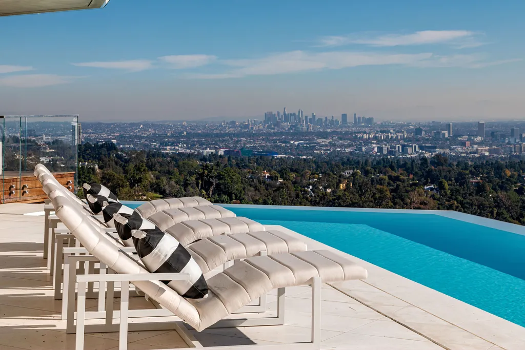Angelo View Residence by IR Architects, A Hollywood Hills Haven of Modern Glamour