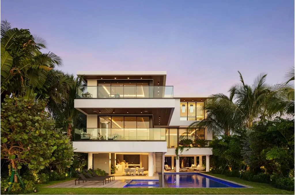 Casa Rivo Alto by Praxis Architecture, A Tropical Elevated Home on Biscayne Bay
