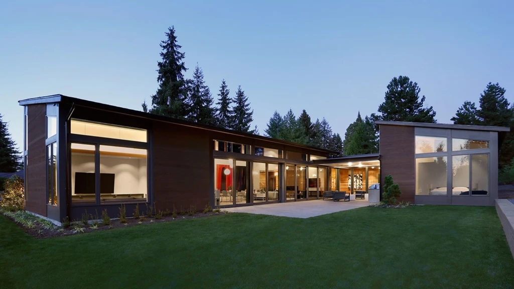 Eulberg Residence by Paul Michael Davis Architects, A Modern Courtyard Sanctuary in Clyde Hill