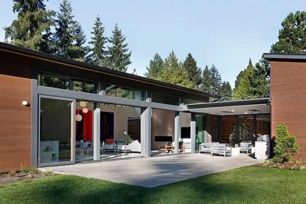 Eulberg Residence by Paul Michael Davis Architects, A Modern Courtyard Sanctuary in Clyde Hill