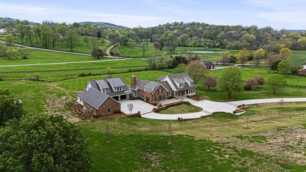 Extraordinary Home at 4535 Peytonsville Rd Tennessee Designed by Pfeffer Torode and Jason Arnold for 6997000 1