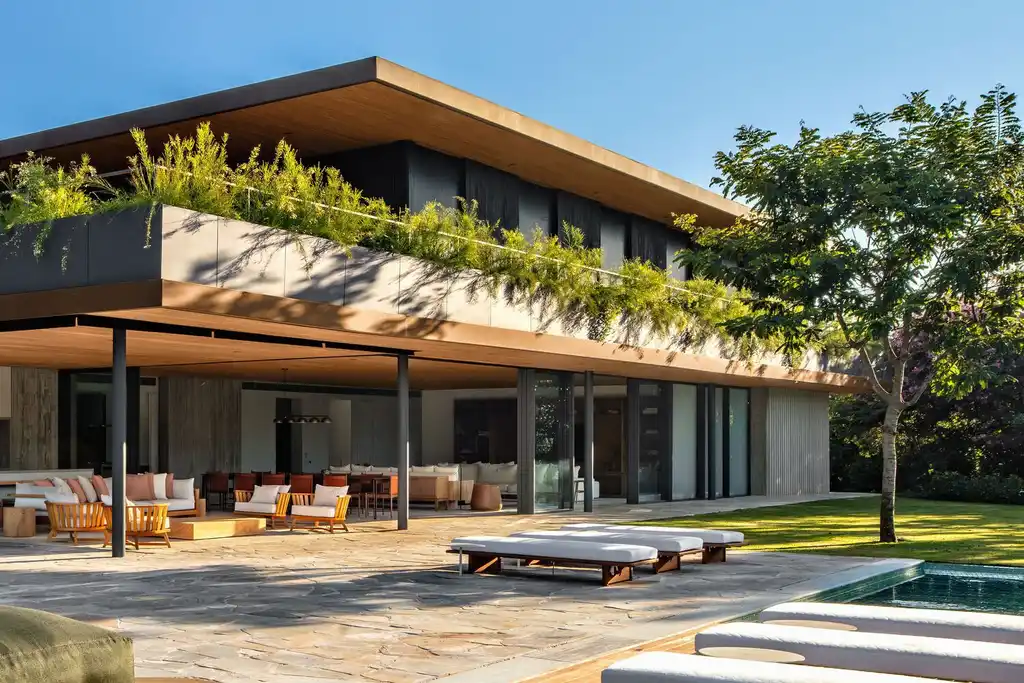 Floreira House by Matheus Farah Manoel Maia A Verdant Minimalist Haven in Porto Feliz 4
