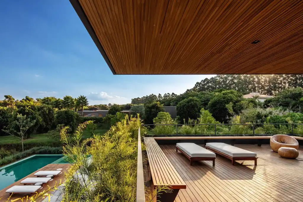 Floreira House by Matheus Farah + Manoel Maia, A Verdant Minimalist Haven in Porto Feliz