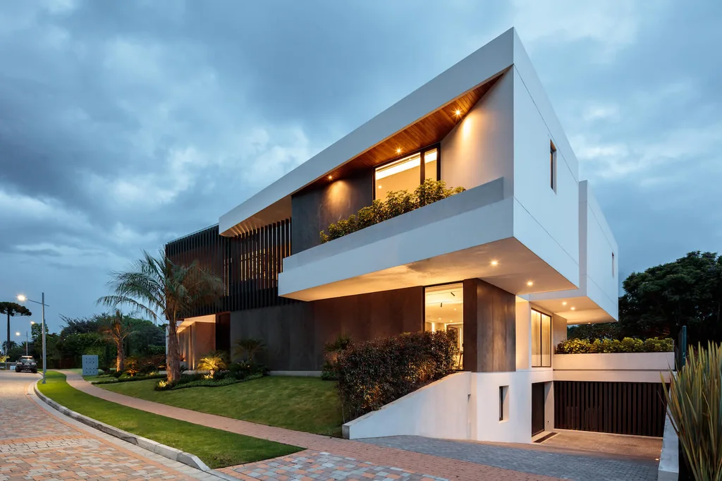 + House by Najas Arquitectos Blends Light, Geometry, and Nature in Cumbayá, Ecuado