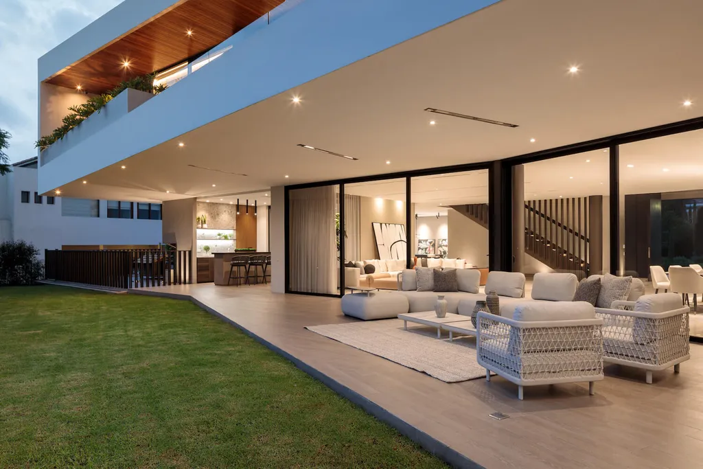 + House by Najas Arquitectos Blends Light, Geometry, and Nature in Cumbayá, Ecuado