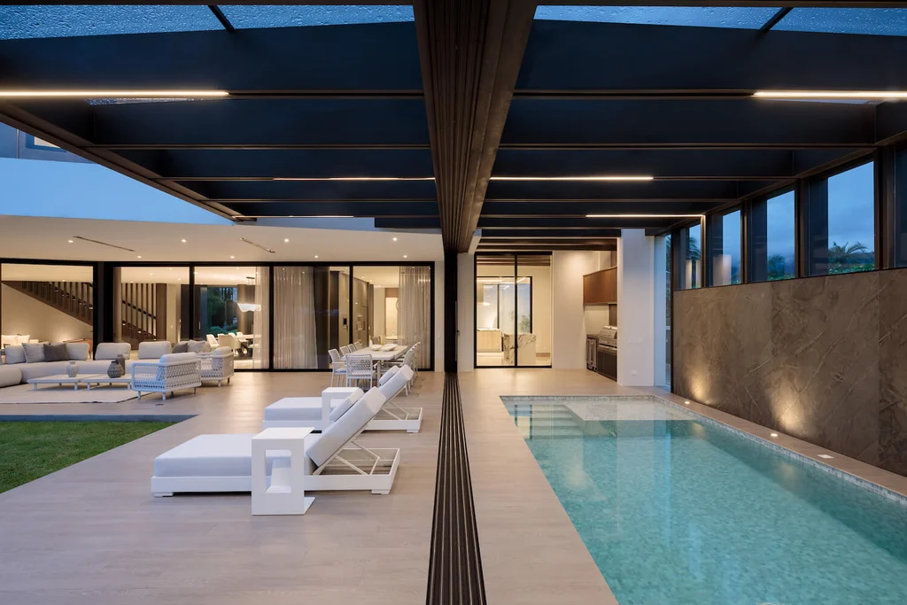 House by Najas Arquitectos Blends Light Geometry and Nature in Cumbaya Ecuado 8 1