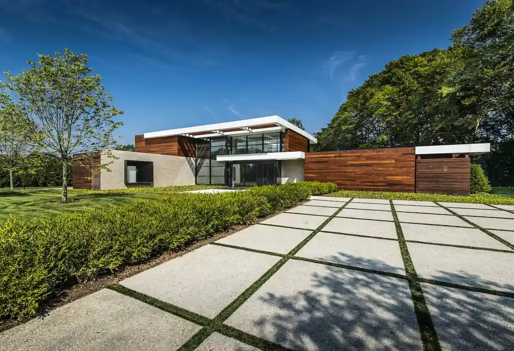 Old Westbury Residence by Mojo Stumer Associates, A Modern Architectural Marvel in Long Island