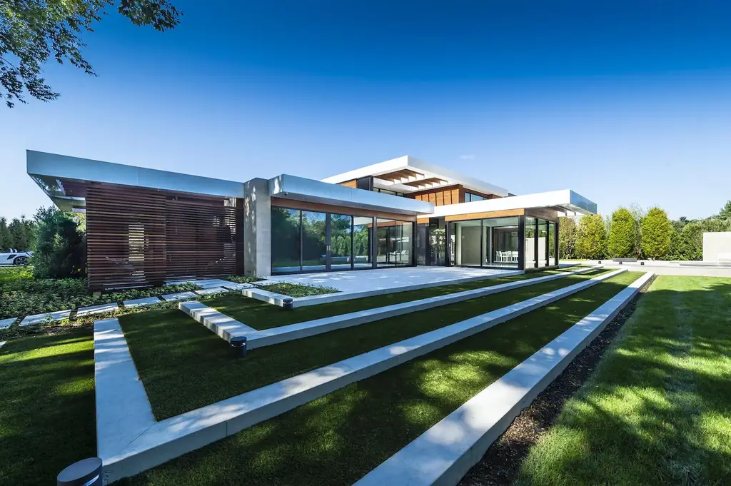 Old Westbury Residence by Mojo Stumer Associates, A Modern Architectural Marvel in Long Island