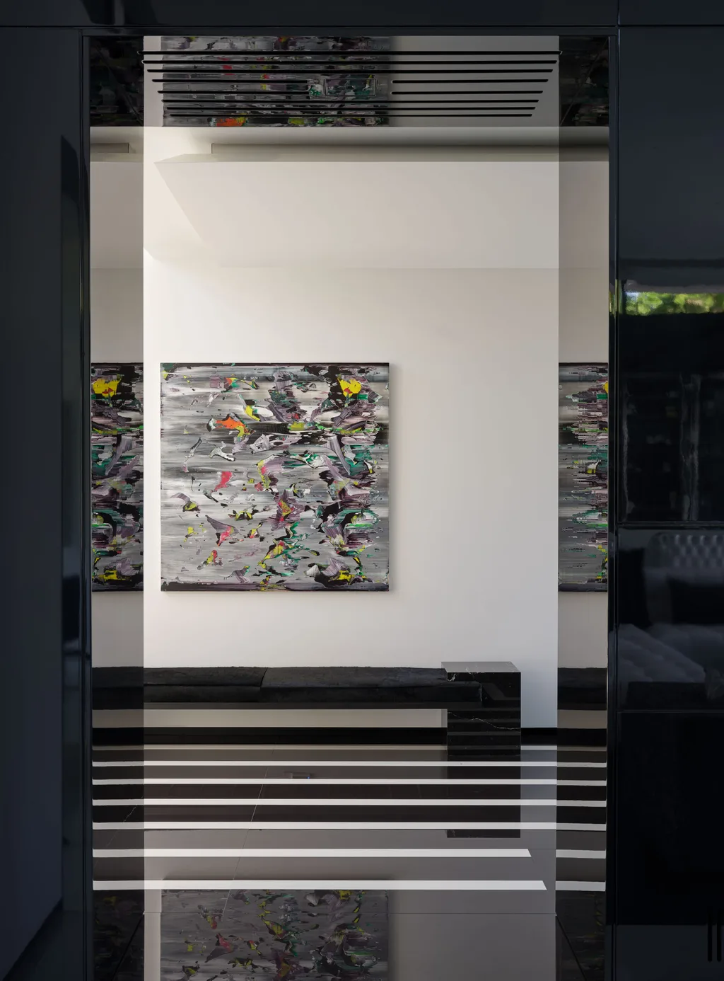 Quail Run House by Mojo Stumer Associates, A Minimalist Marvel Where Nature Intertwines with Modern Geometry