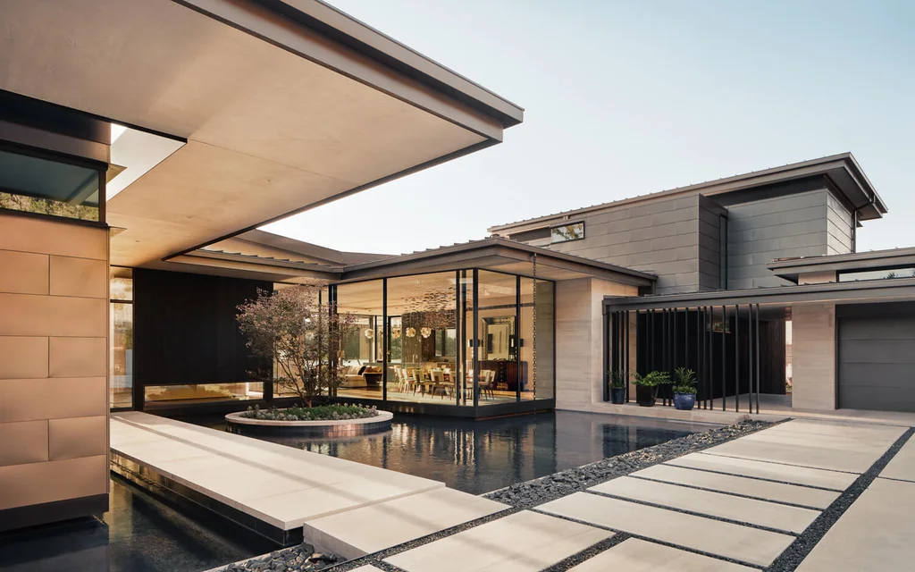 Red Oak Residence by LaRue Architects, A Harmonious Blend of Architecture and Nature on Lake Austin